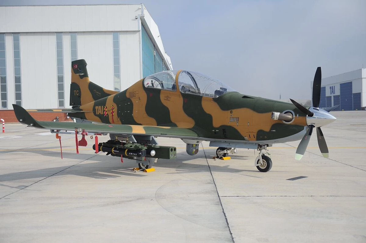 Hürkuş-C: Δείτε δοκιμές από το εξοπλισμένο αεροσκάφος εγγύς υποστήριξης της ΤΗΚ